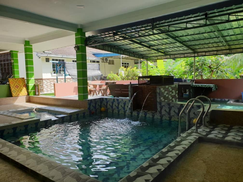Inapdesa Teratak Bonda, Sepri REMBAU Villa Bagian luar foto
